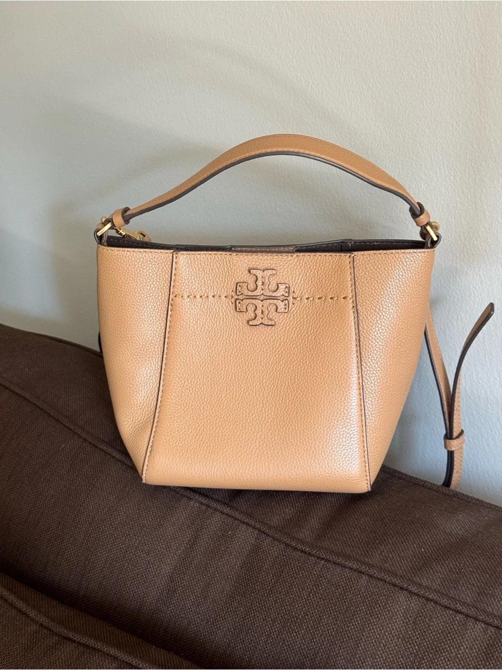 Tory Burch compact pebbled